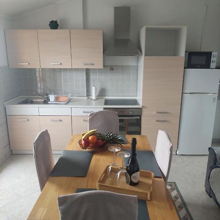 Apartman Andela Labinci Exteriör bild
